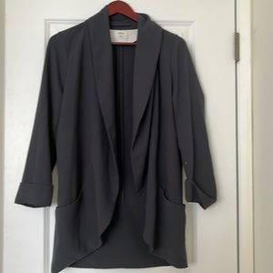 EUC ARITZIA WILFRED Chevalier Blazer Jacket
Gray size 8